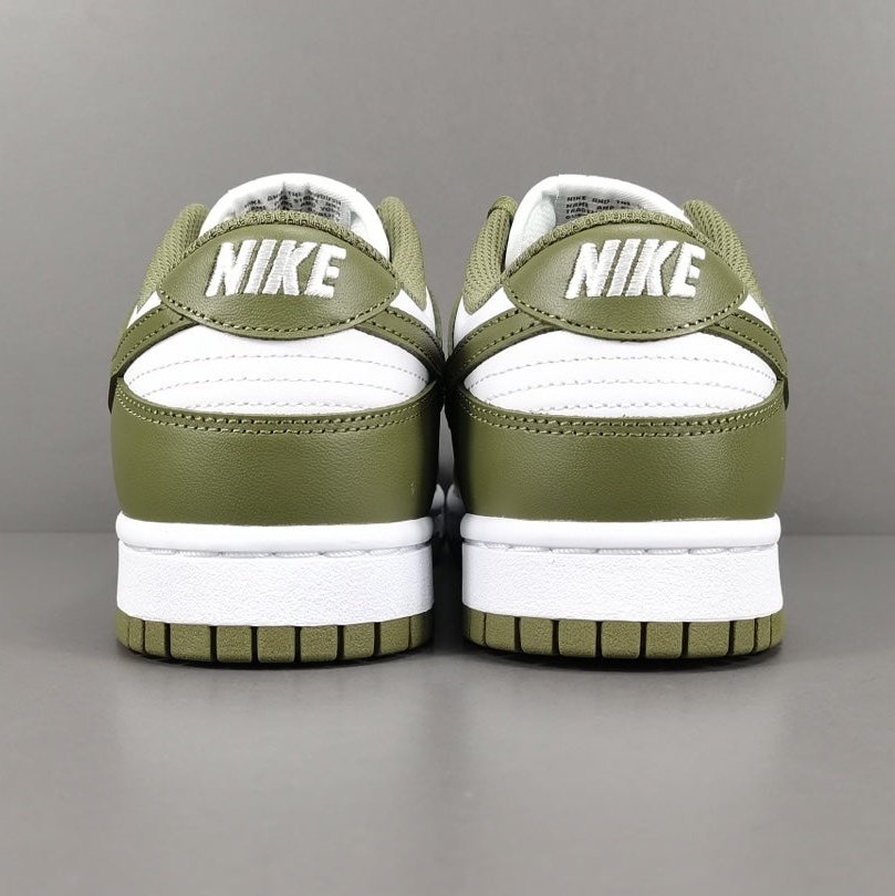 NIKE DUNK x MEDIUM OLIVE