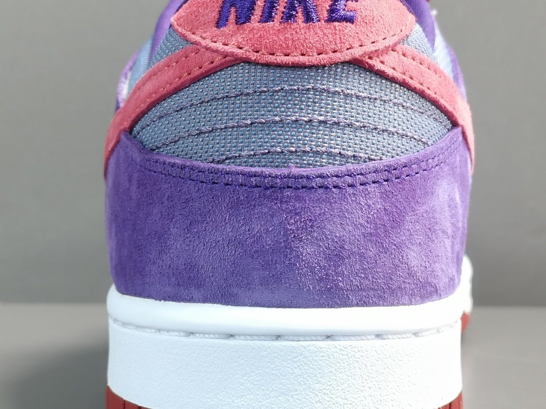 NIKE DUNK x PLUM