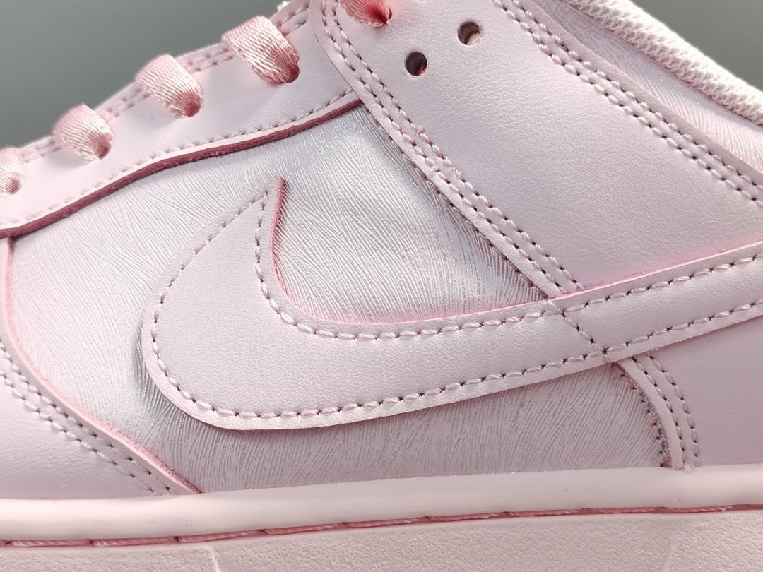 NIKE DUNK x PRISM PINK