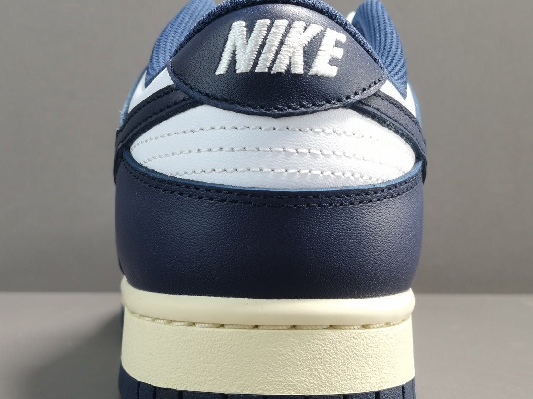 NIKE DUNK x VINTAGE NAVY