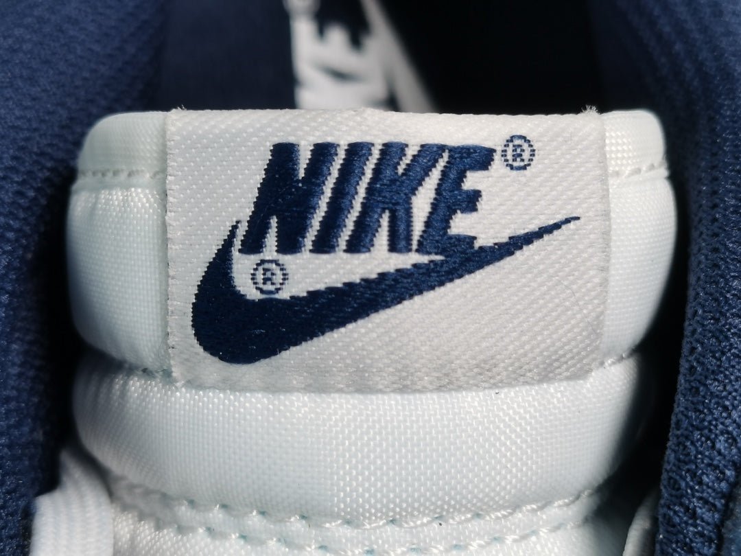 NIKE DUNK x VINTAGE NAVY