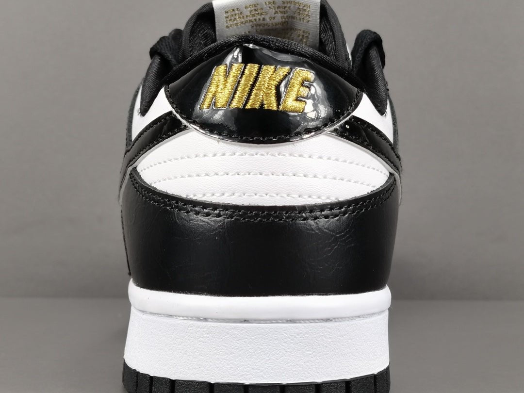 NIKE DUNK x WORLD CHAMPS BLACK WHITE