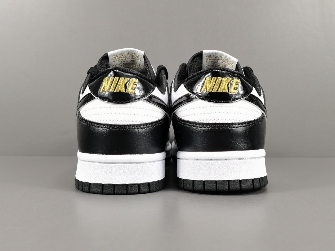 NIKE DUNK x WORLD CHAMPS BLACK WHITE