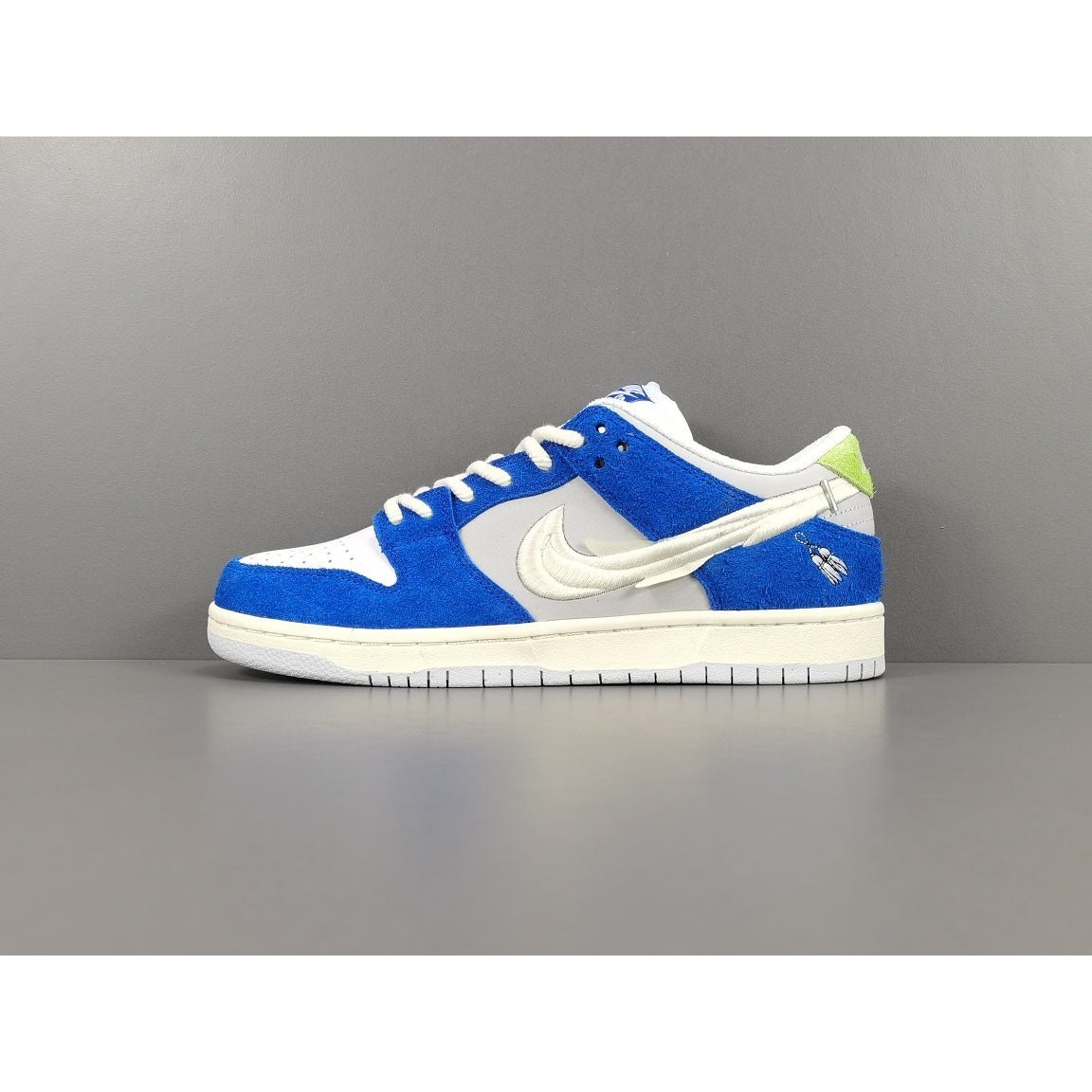 NIKE SB DUNK x FLY STREETWEAR GARDENIA