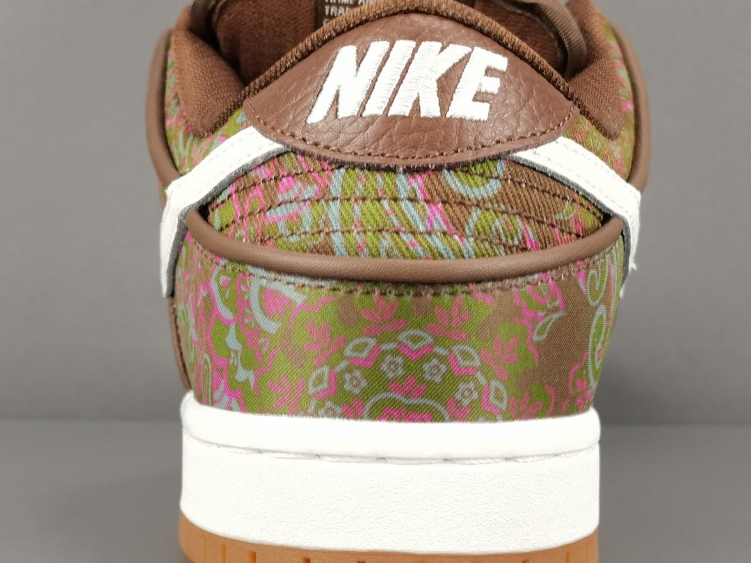 NIKE SB DUNK x PAISLEY BROWN